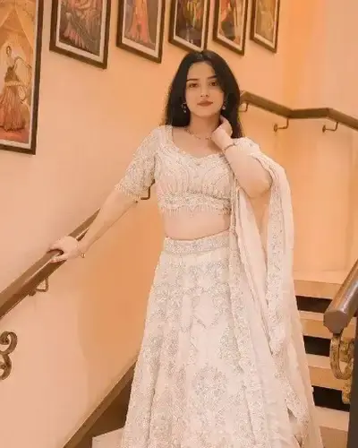 Escort Hirbandh